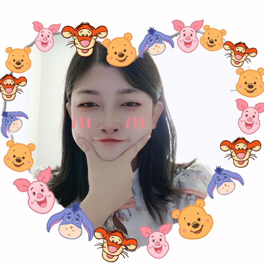 我将玫瑰藏于身后💐