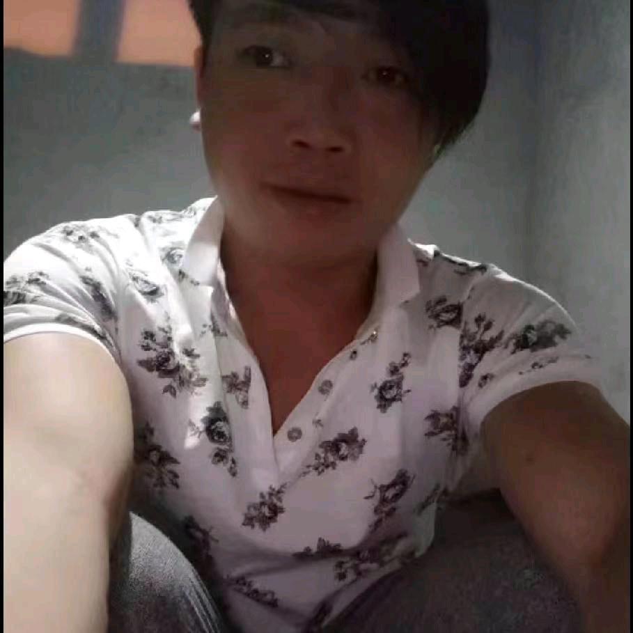无言独上西楼