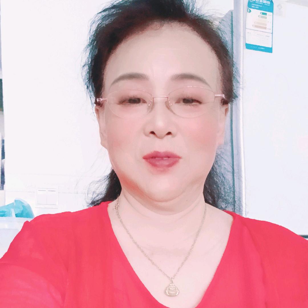 爱跳广场舞的奶奶