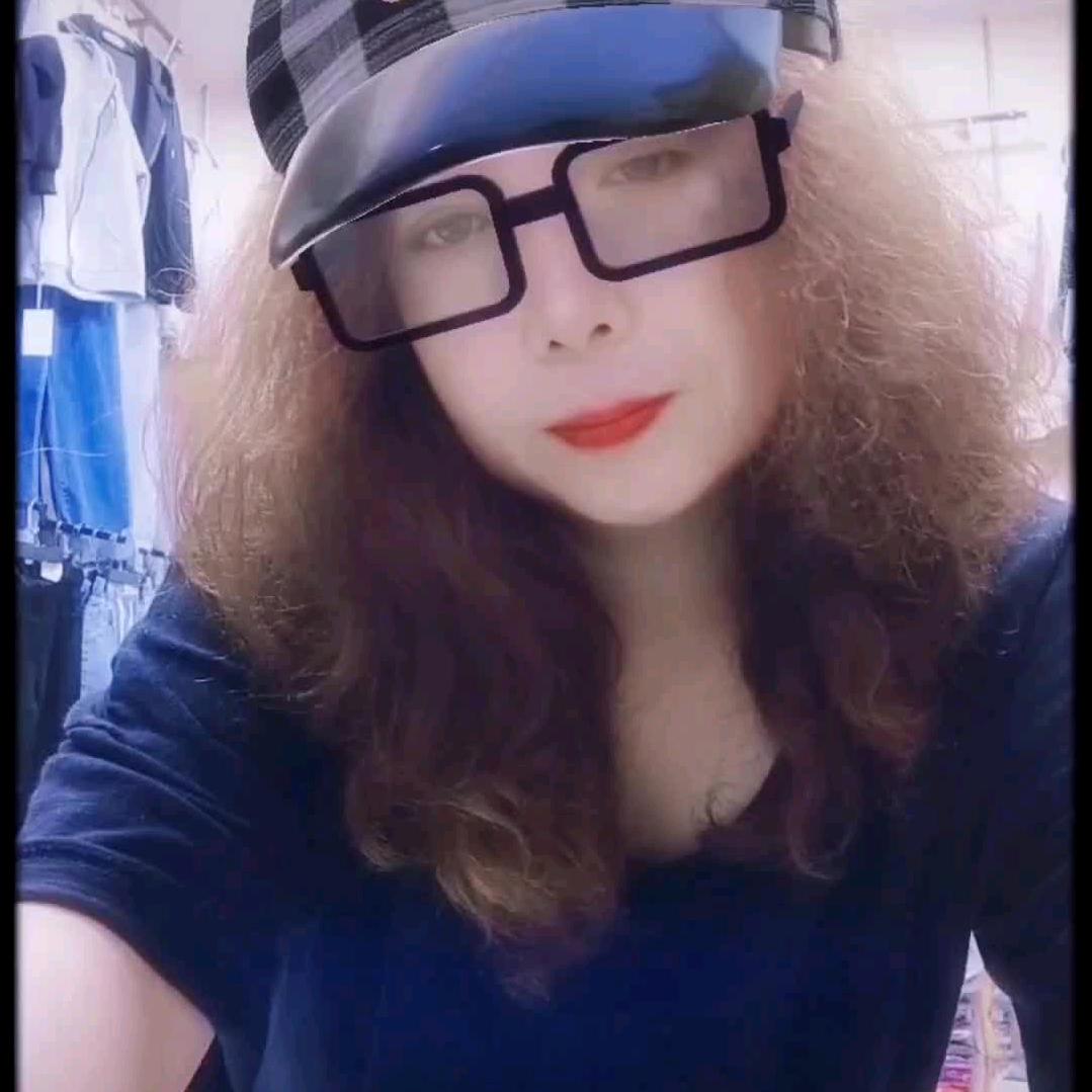 峰峰温洲步行街三厅朝外第二个门市