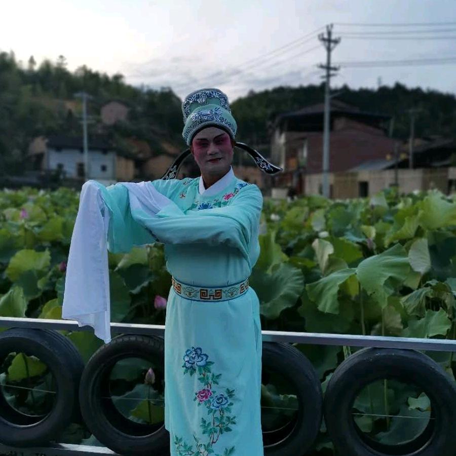 翠屏湖畔一戏痴