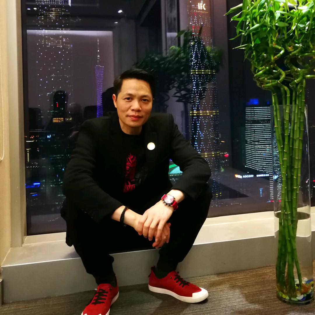 华哥 明星品牌缔造