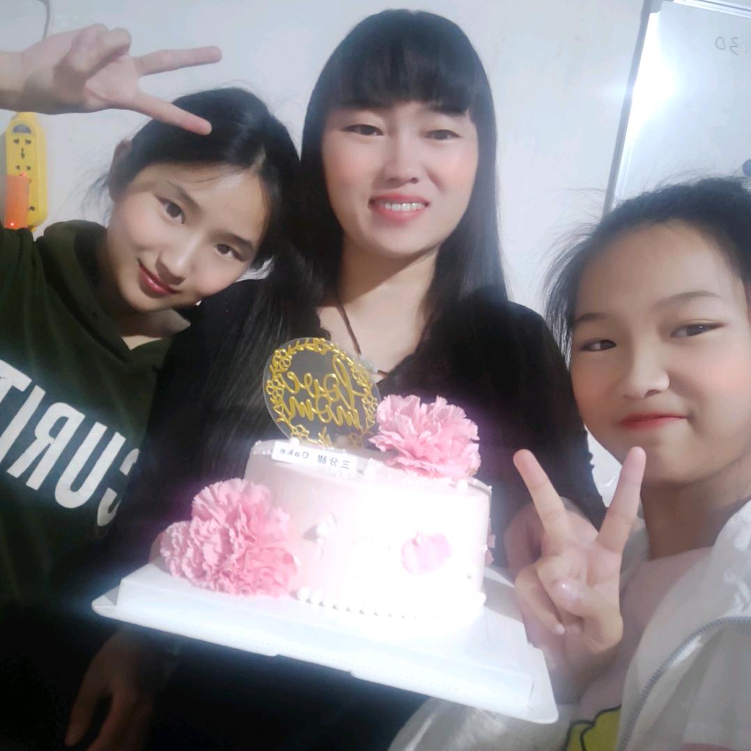 卖家具的小姐姐《请勿连赞  谢谢配合》