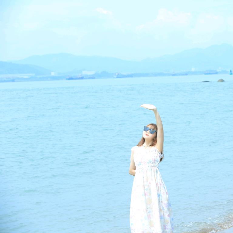 美女也会ᵉᵐᵒ