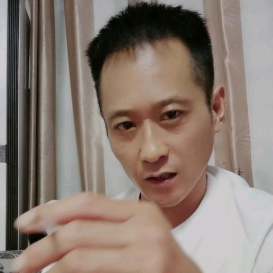 阿  力