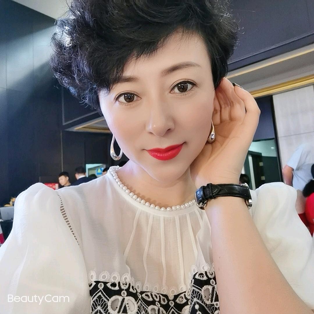 恩依诺女装宝鸡王姐