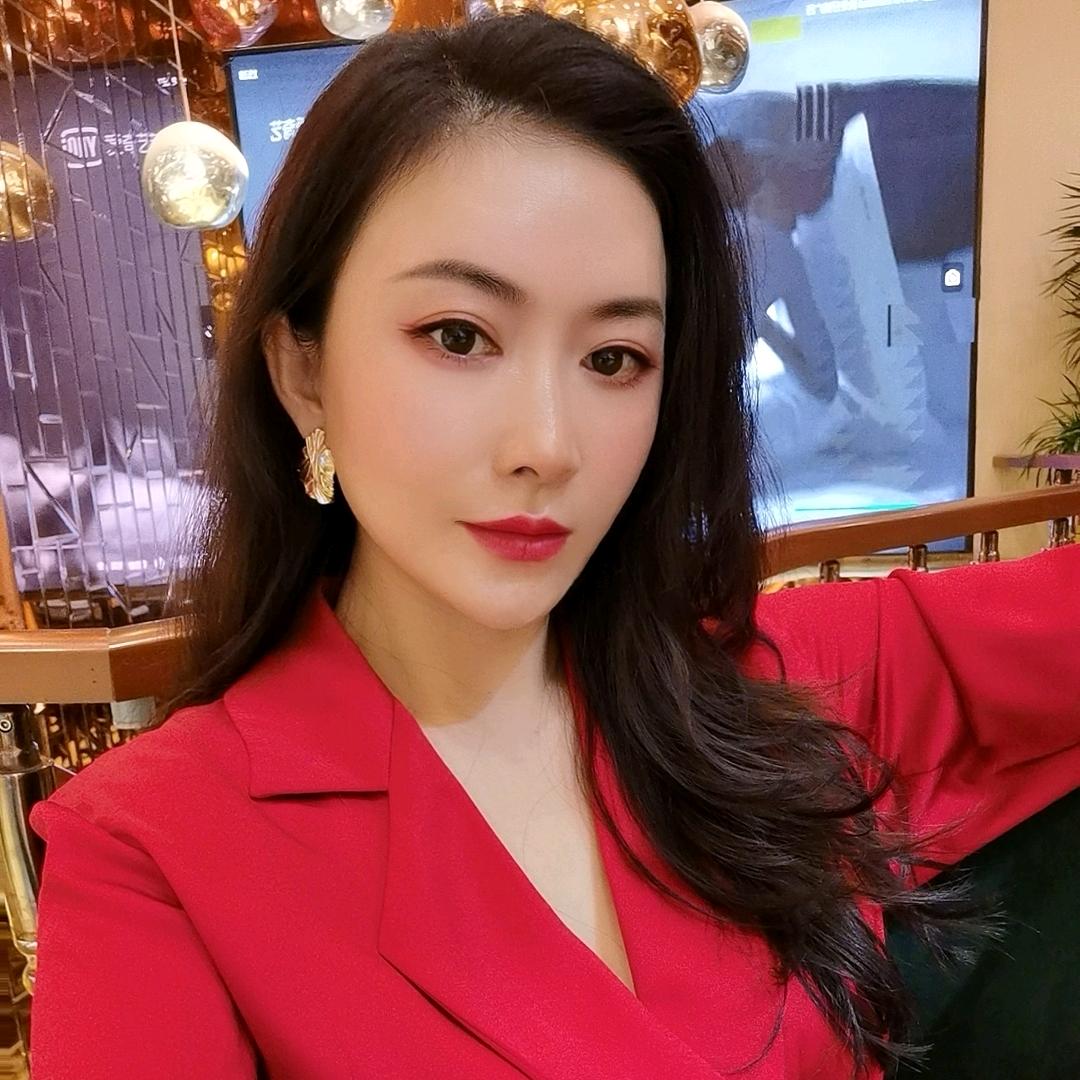 C位女士
