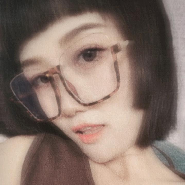 (✪▽✪)Miss ღ Ch