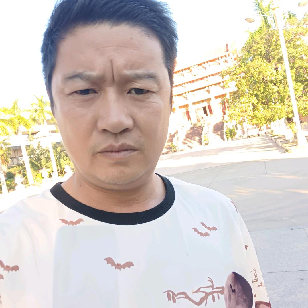 黄泥塘镇西河村。包谷酒，糯米酒水花酒