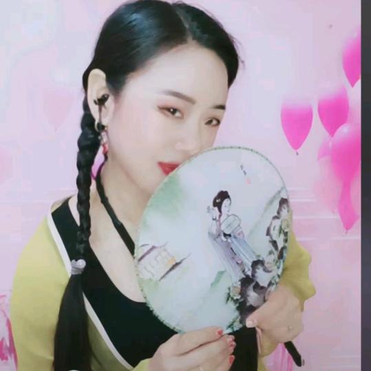 肖   艺👫