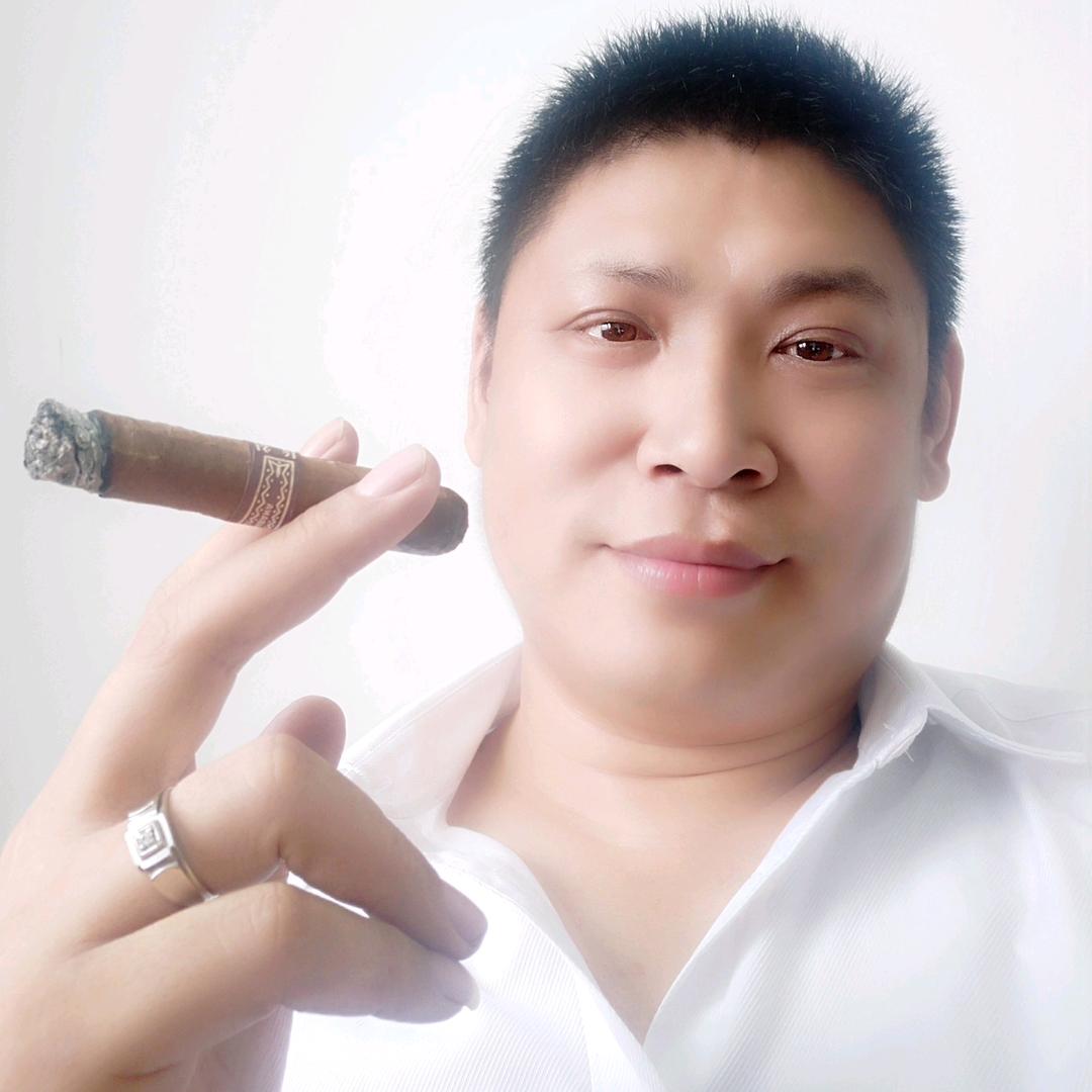 曹群