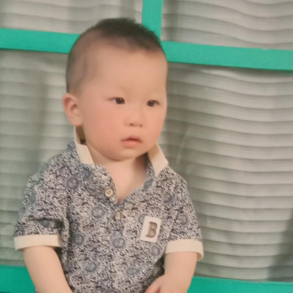 青