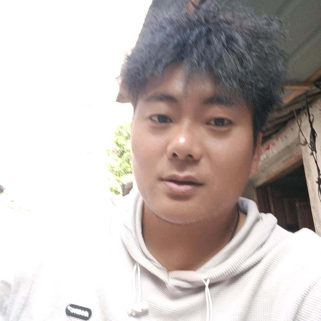 黄三