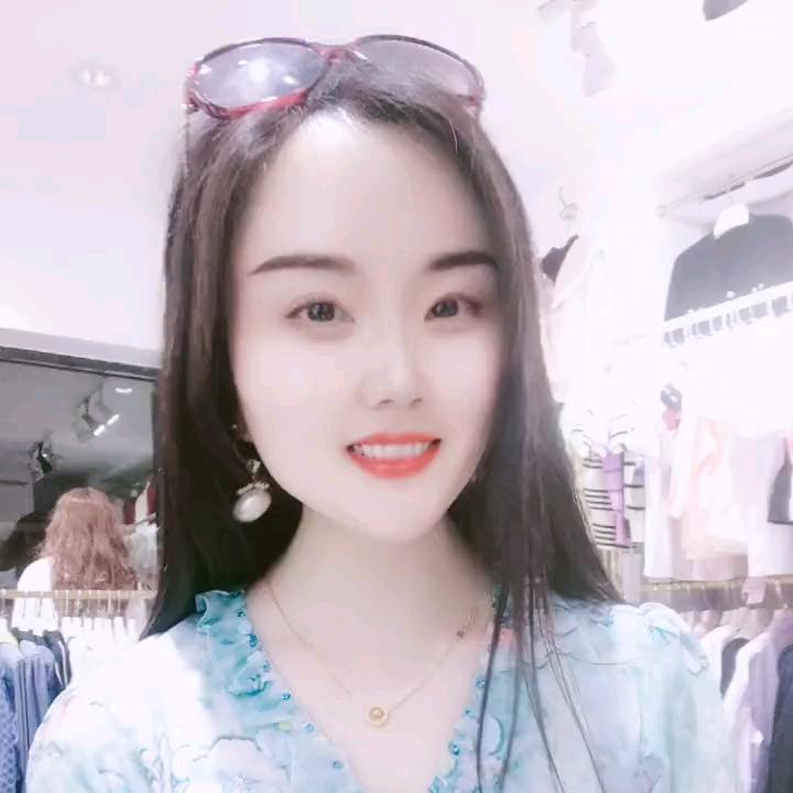 【衣衣不舍】服装店