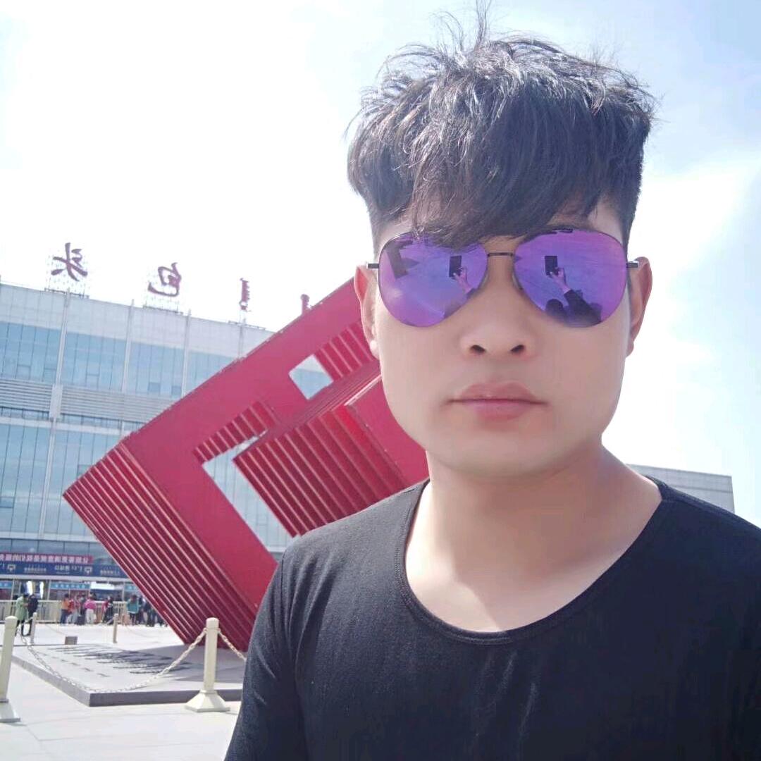 大卫，董