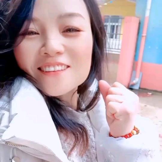 一叶浮萍刷墙妹