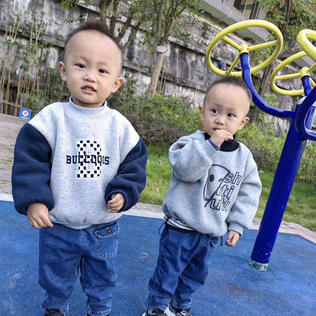 双胞胎杰杰然然