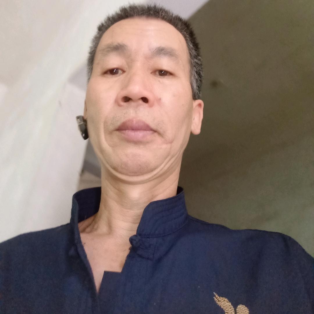 孤独老人。