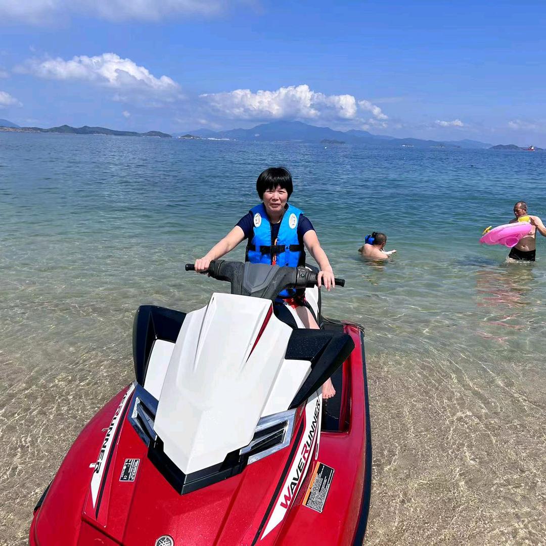 大笑