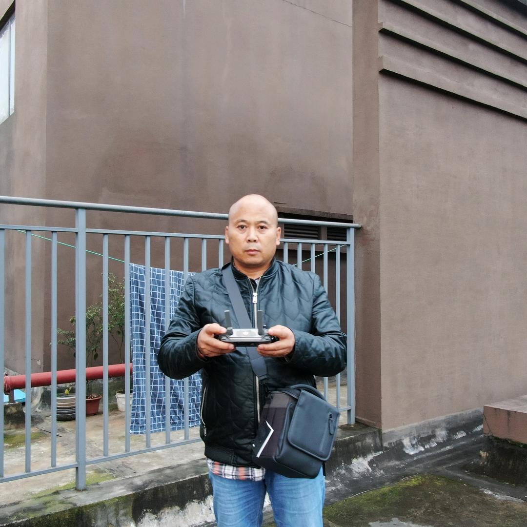 风中的云