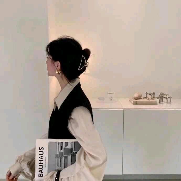 @岑