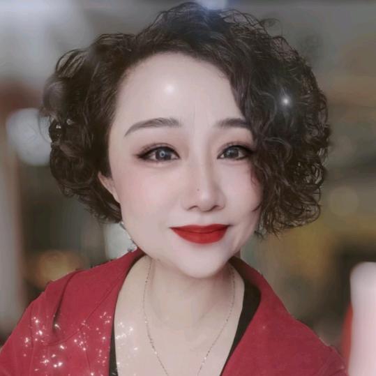 蝶舞翩翩