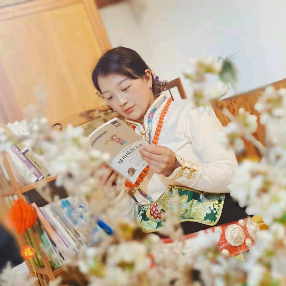 @耿达朵沐查（小廖姐）