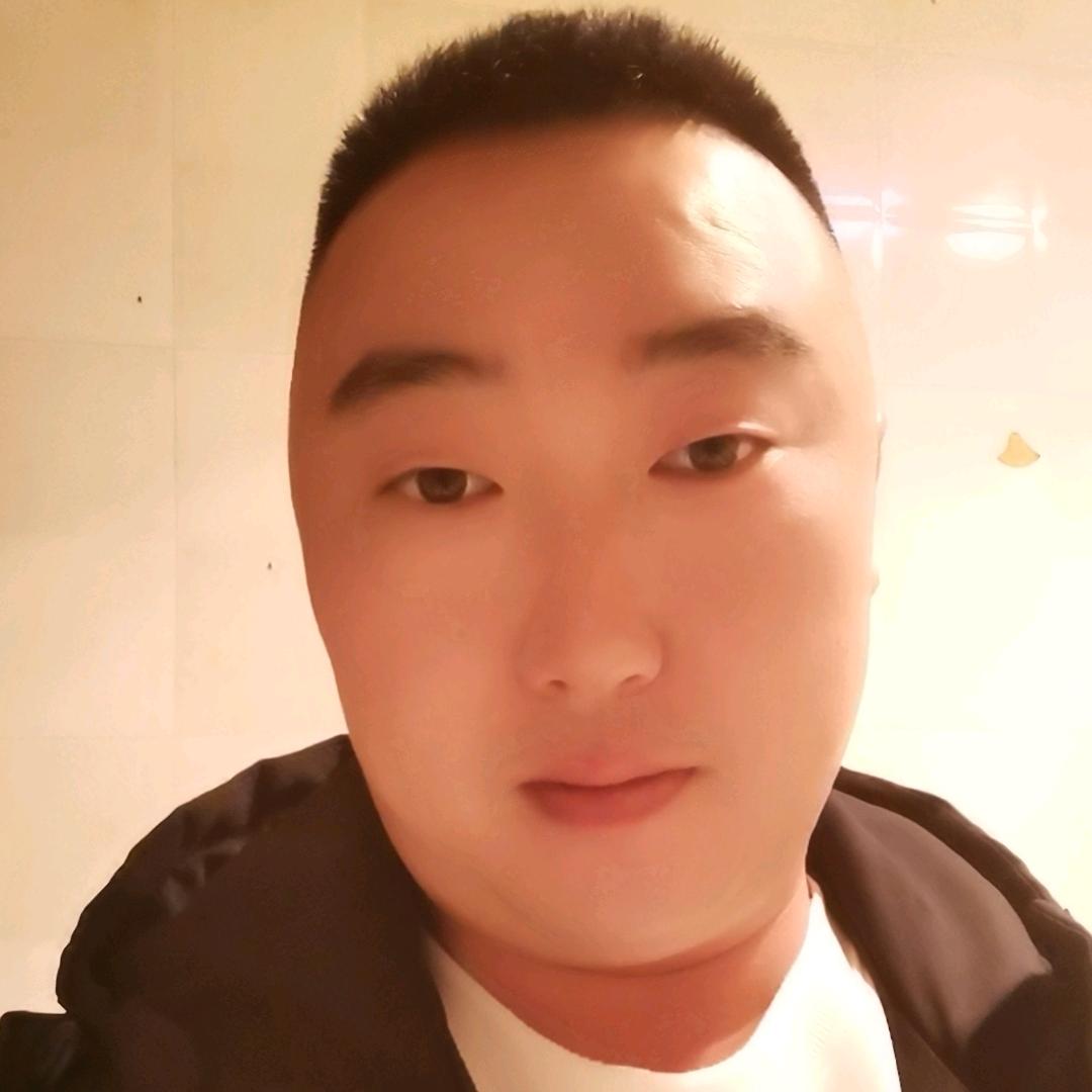 何伟