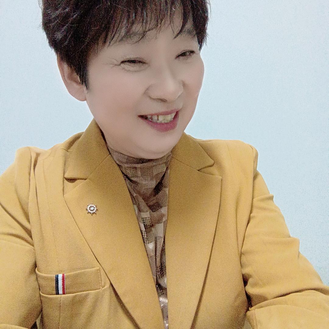 凤姐🎤（每天早上6点10分直播