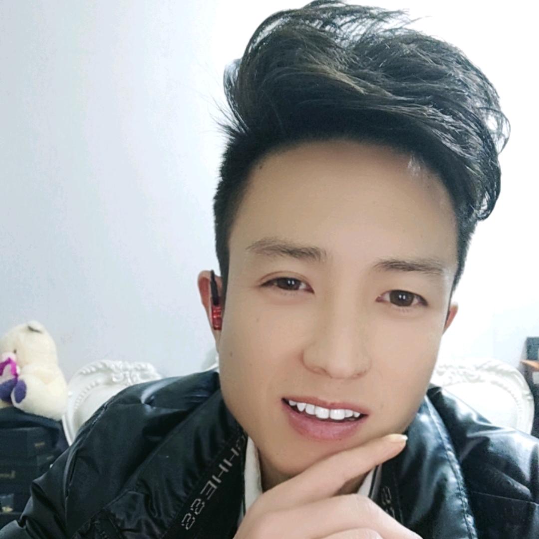 王  旭