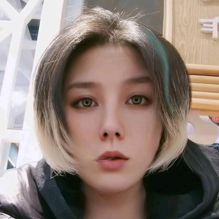 嘿，性感抬頭紋💋