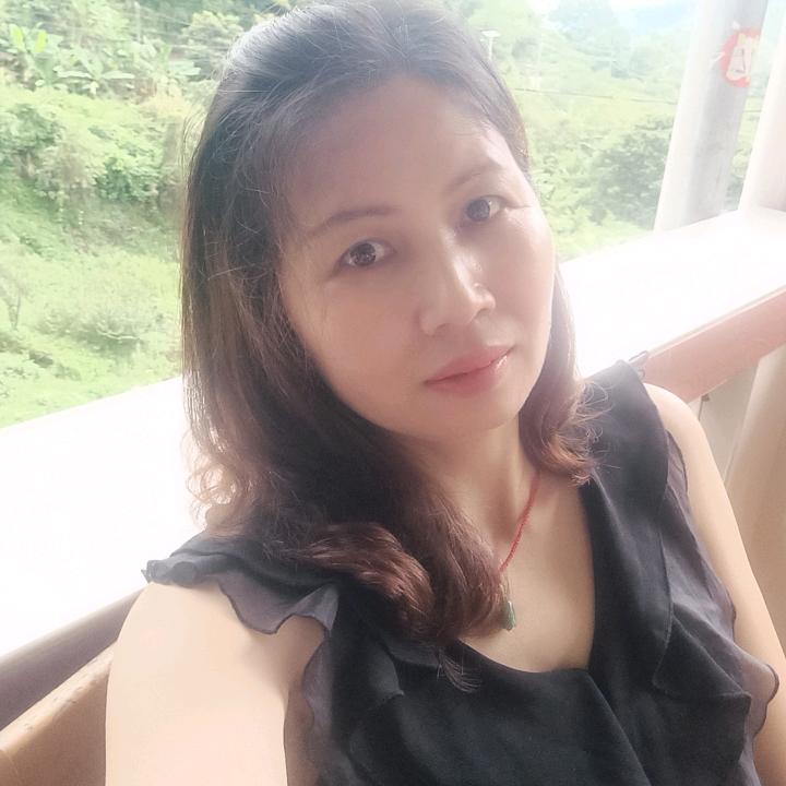 洁洁，（不定时晚上8点30分开播)