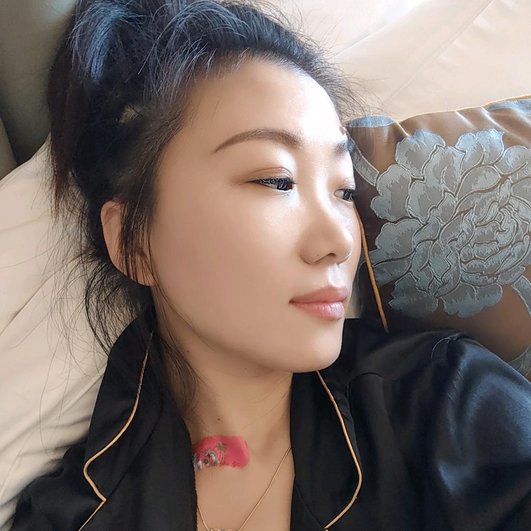 卖童装的荣老板