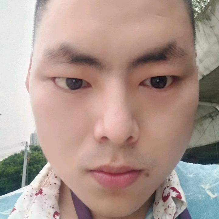 胡男