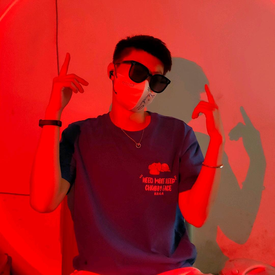 亮亮小猛男