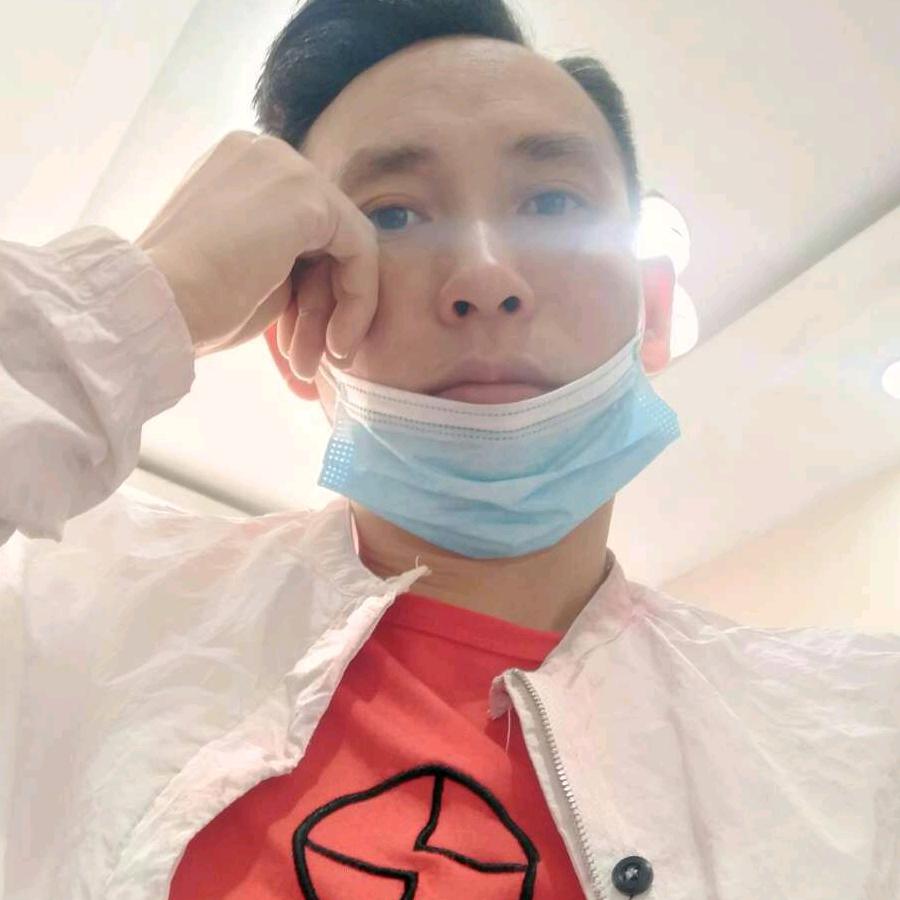 四少哥，感情坎坷