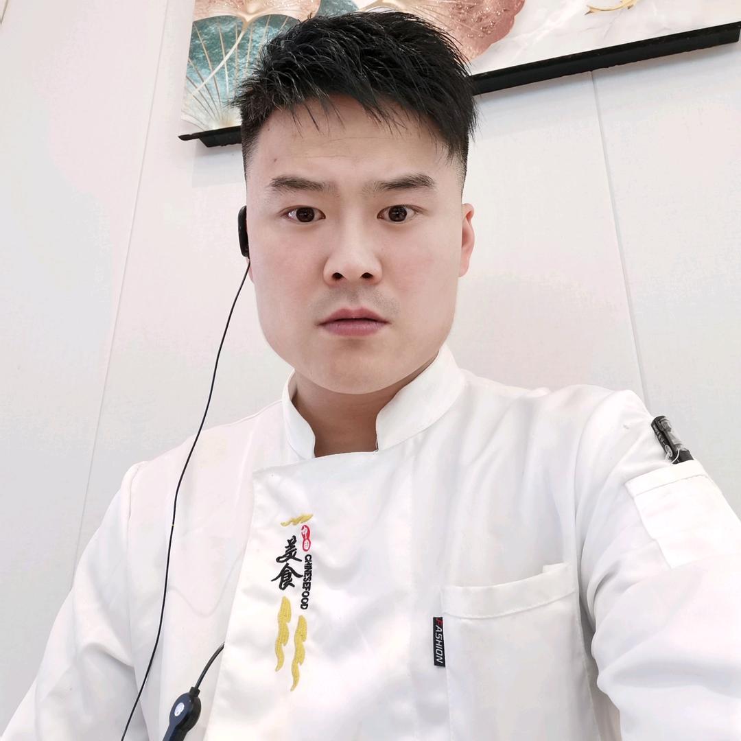 爱唱歌的大厨 （蟋蟀）