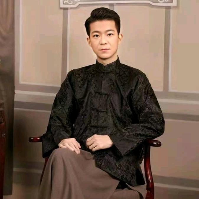 满脸胡渣的小可爱