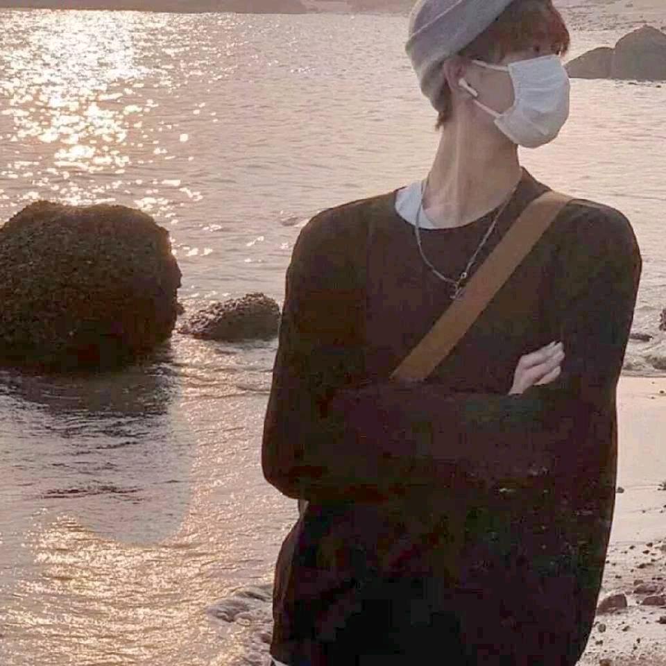 被社会毒打到生无可恋