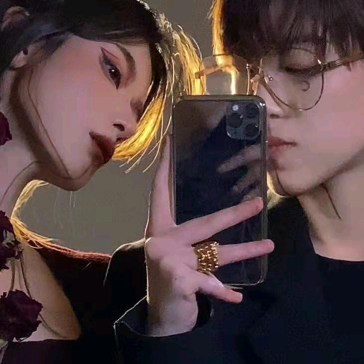 折花吟诗付妻欢