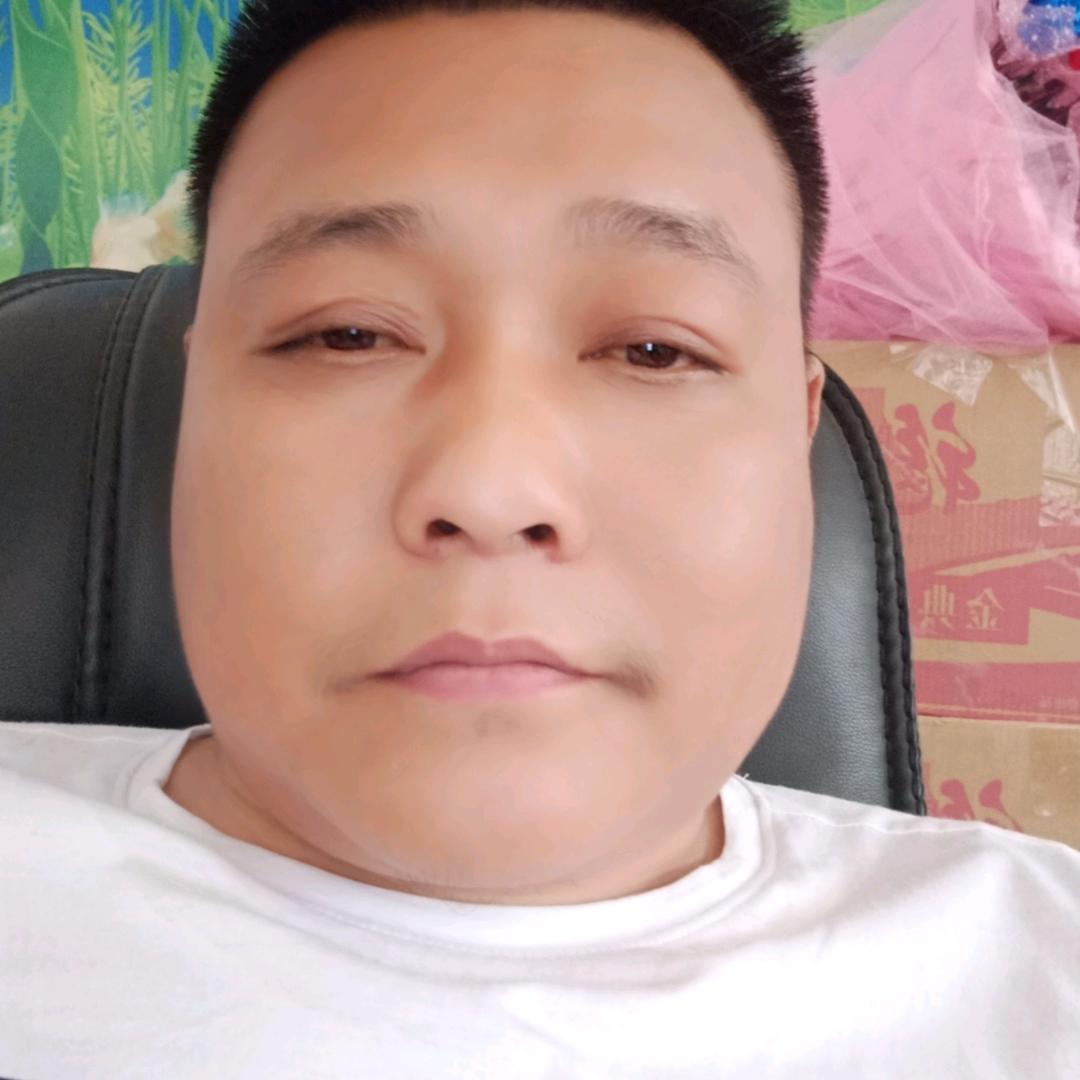雷长满卖车人