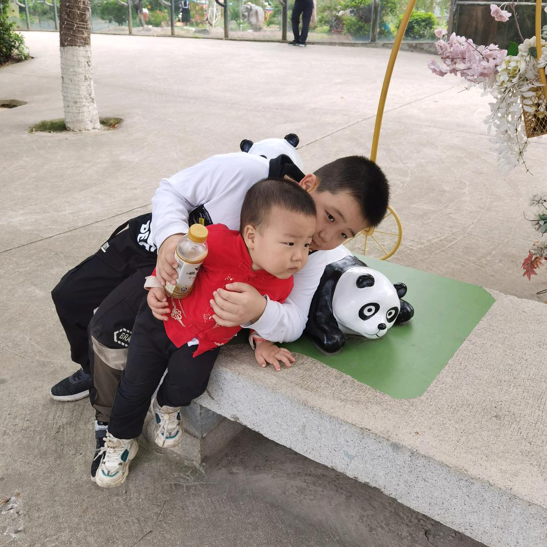 大手牵昂宇