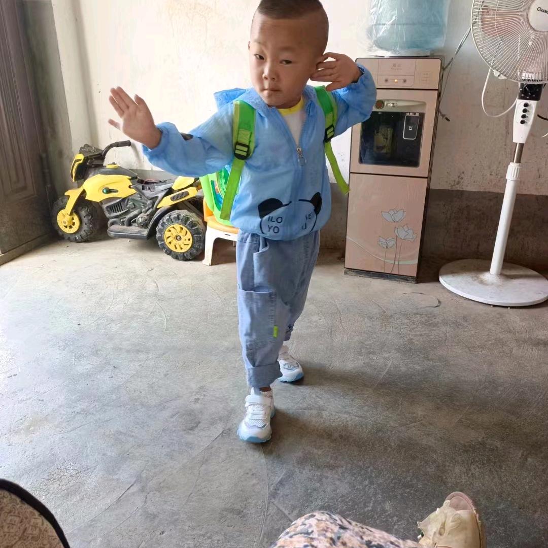 子诺， 杰，爸爸