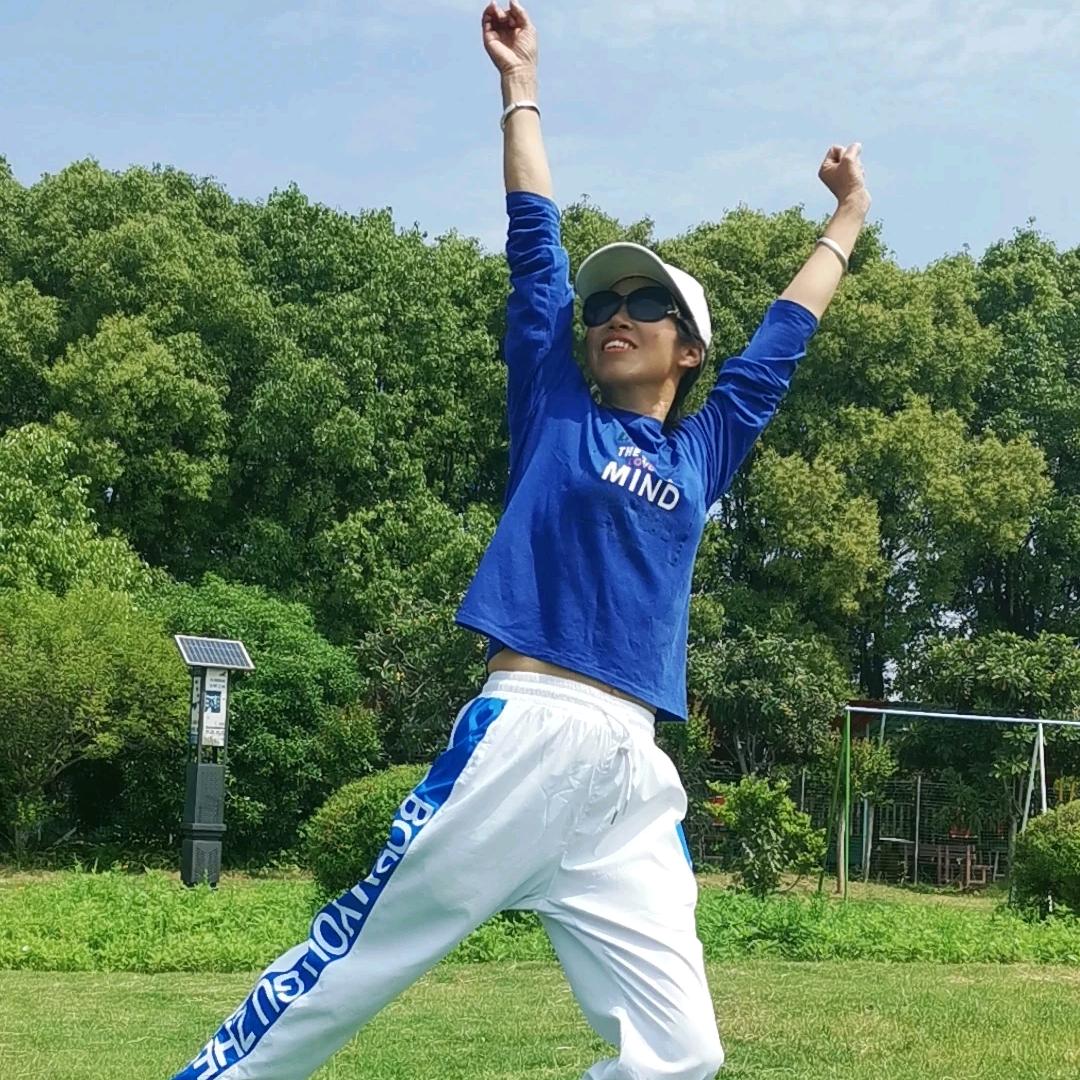 丽风飞翔