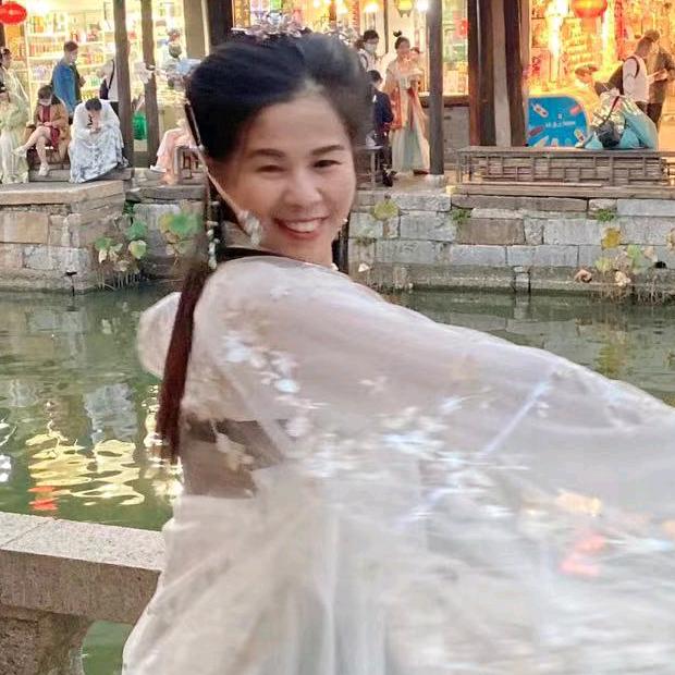 你是风儿我是沙，缠缠绵绵走天涯