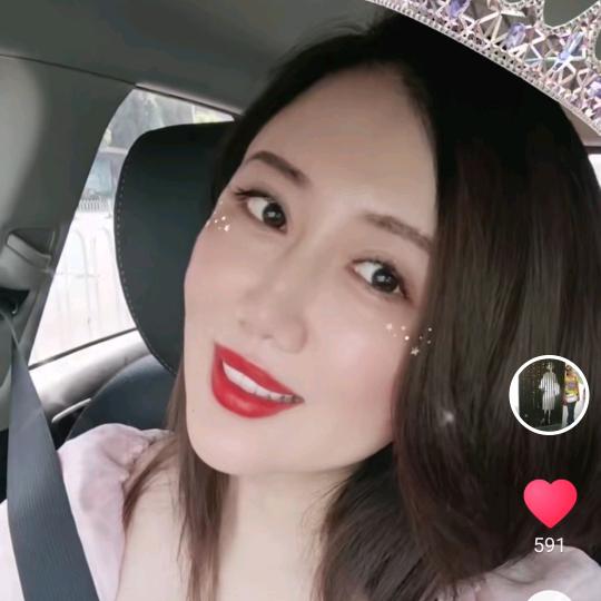 妮妮。