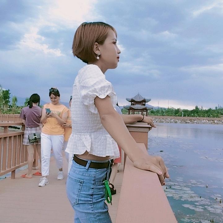都是谎言 🖕