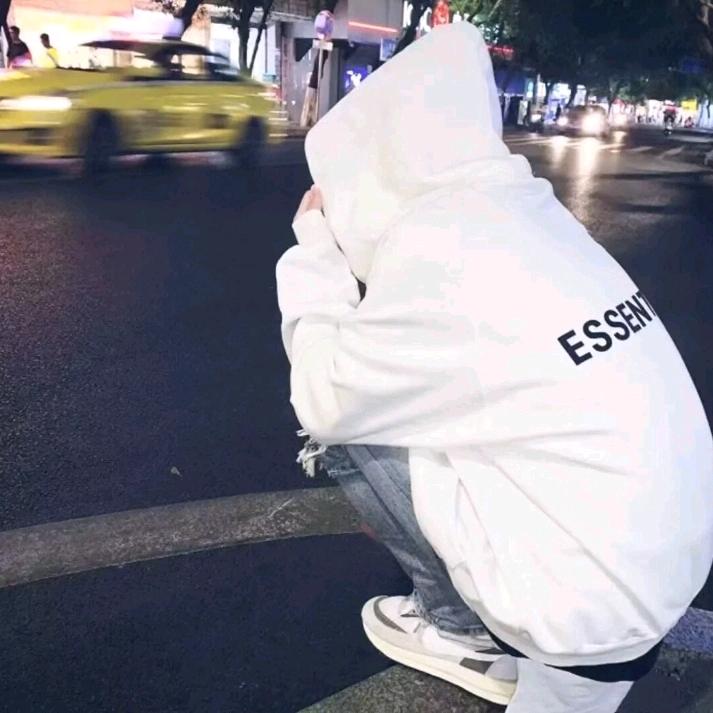 头发又乱了.