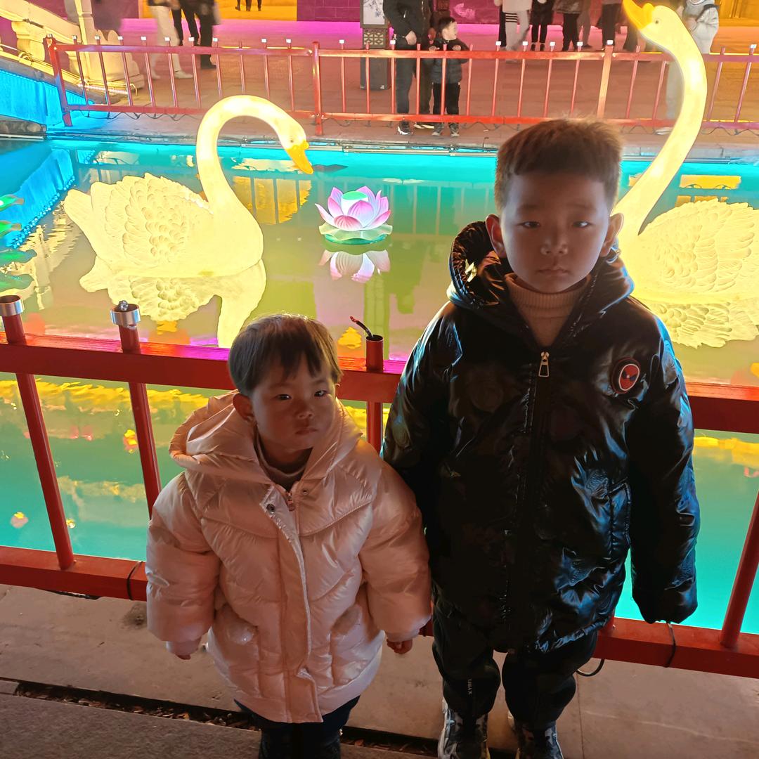 朋友的酒໑ຼₒ₂₃ღ᭄黄亲郭戚🕊꧔ꦿ᭄