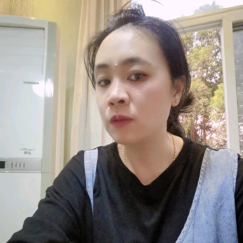 兴凯花园二楼《叙旧》潮牌女装店
